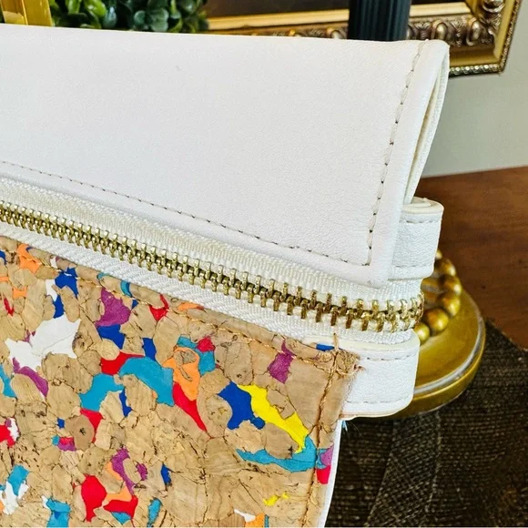 SONDRA ROBERTS SQUARED CLUTCH BAG W/ ZIPPER CORK PAINTED 9”H - 11”W GOOD COND - Picture 9 of 10